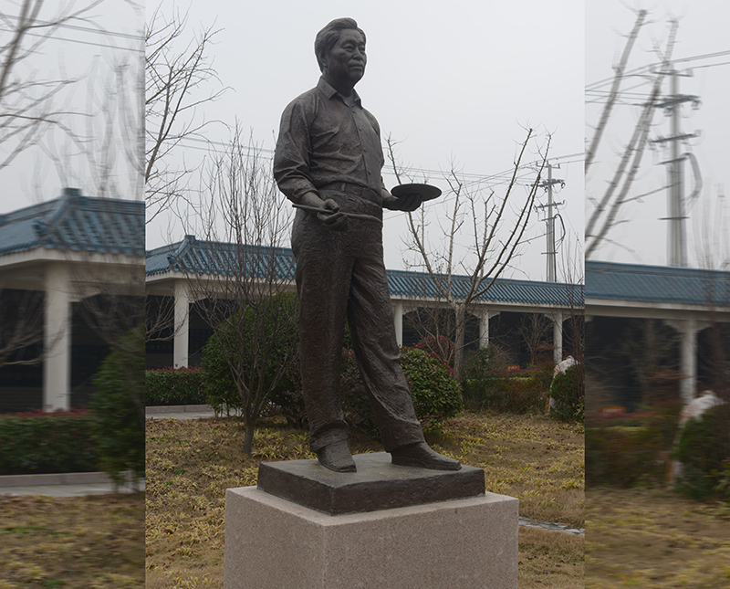雕塑作品 喻繼高像、青銅高2.3米、安放地點(diǎn)：喻繼高紀(jì)念館